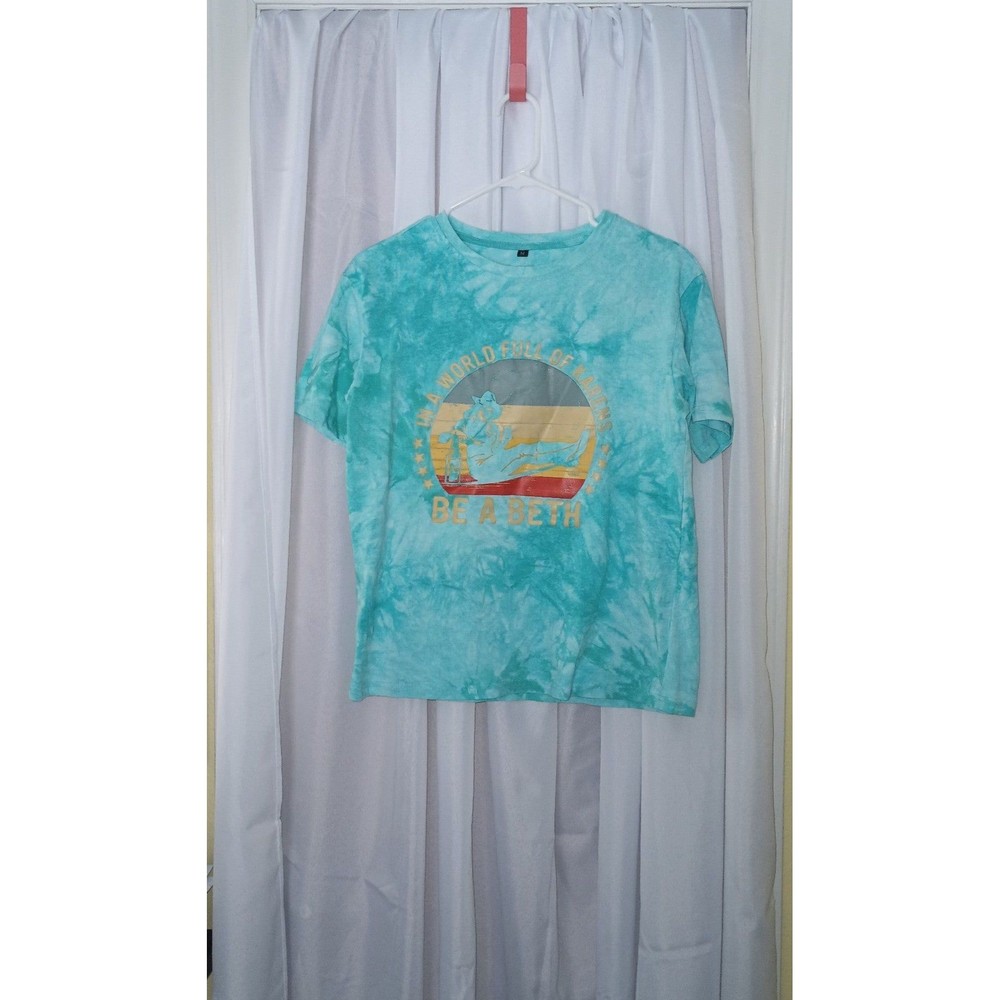 Women's Yellowstone "In a world full of Karen's be a Beth" T-Shirt Size Medium